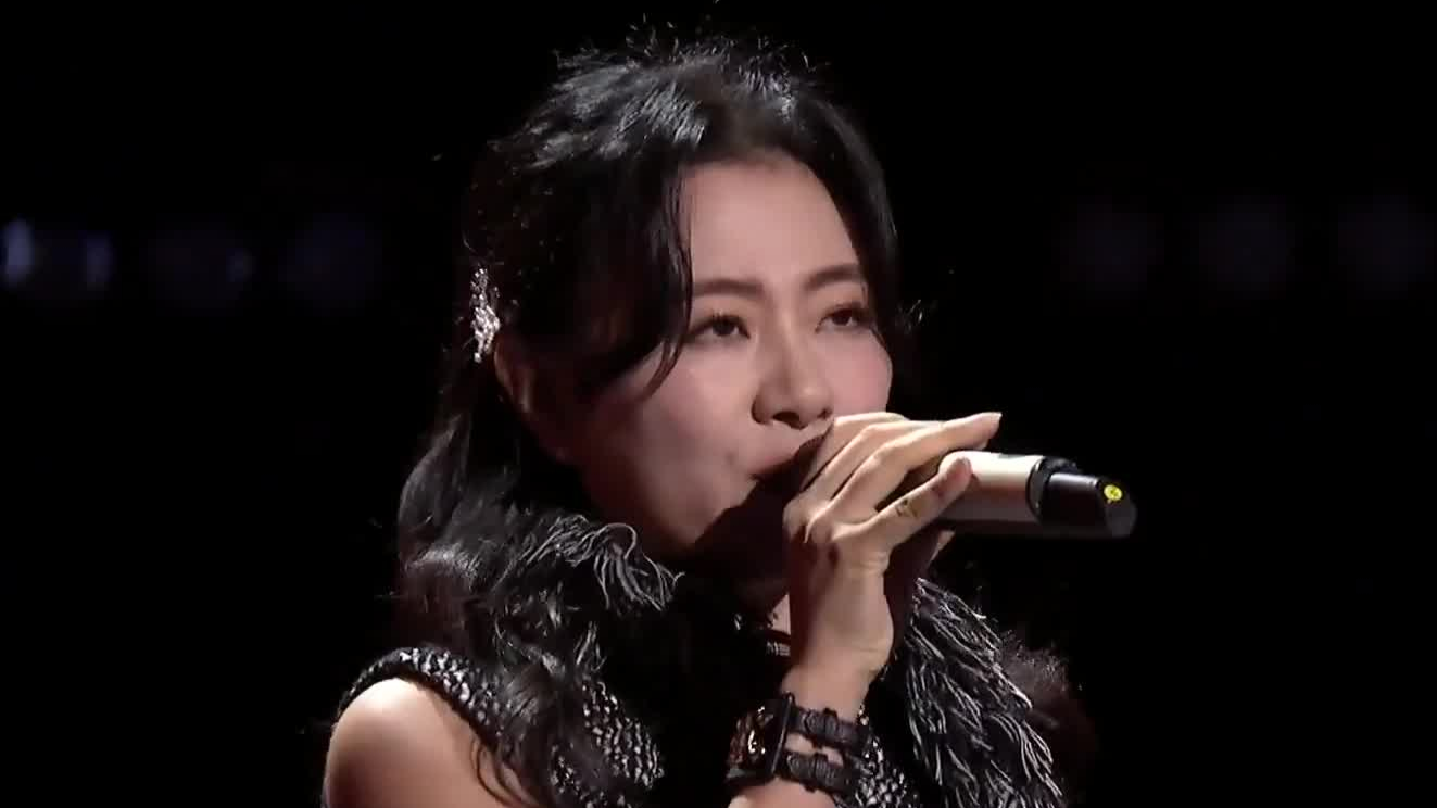 了昨天》是由金放填词,杨威谱曲,中国内地女歌手李慧珍演唱的一首歌曲